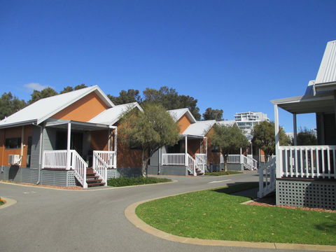 Mandurah Ocean Marina Chalets - Hervey Bay Accommodation 37