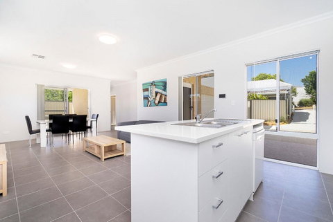 Victoria Park Town House - Hervey Bay Accommodation 0