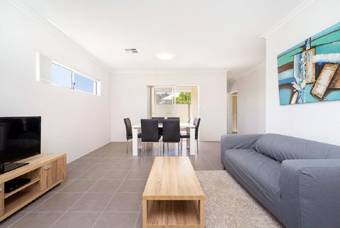 Victoria Park Town House - Hervey Bay Accommodation 7