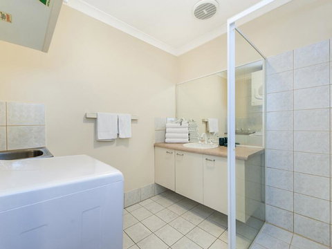 James On The Park - Executive Escapes - Hervey Bay Accommodation 8