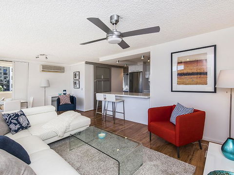 South Perth Deluxe Apartment - Tourism Hervey Bay 5