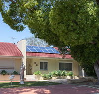 Susan Yong's Studio - Hervey Bay Accommodation