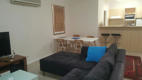 Superb 2 BR East Perth Riverside Apartment Location Comfort And Space 45 - Hervey Bay Accommodation 4