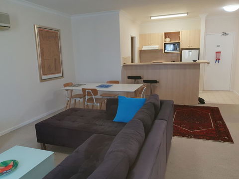 Superb 2 BR East Perth Riverside Apartment Location Comfort And Space 45 - Hervey Bay Accommodation 7