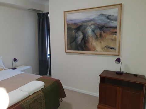 Superb 2 BR East Perth Riverside Apartment Location Comfort And Space 45 - Hervey Bay Accommodation 8