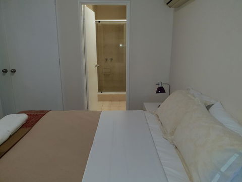 Superb 2 BR East Perth Riverside Apartment Location Comfort And Space 45 - Hervey Bay Accommodation 9