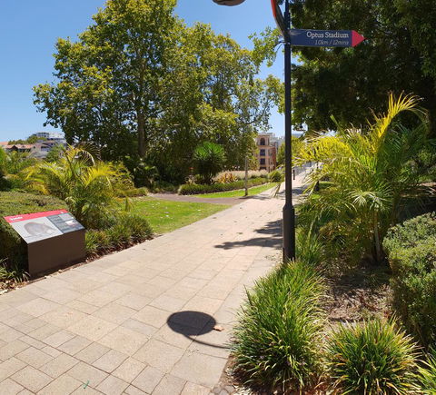 Superb 2 BR East Perth Riverside Apartment Location Comfort And Space 45 - Hervey Bay Accommodation 3