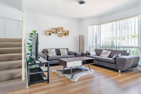 Jane Residence - Hervey Bay Accommodation 2