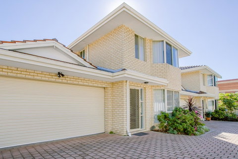 Jane Residence - Hervey Bay Accommodation 38
