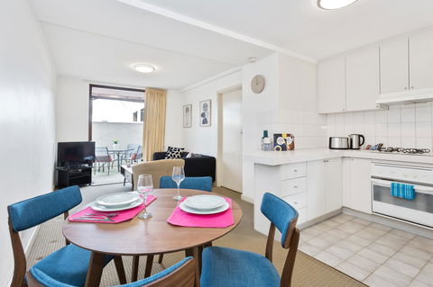 South Perth Executive Apartment - Tourism Hervey Bay 0