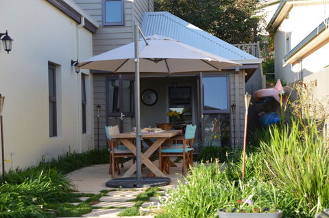 Rowley House - Hervey Bay Accommodation 7