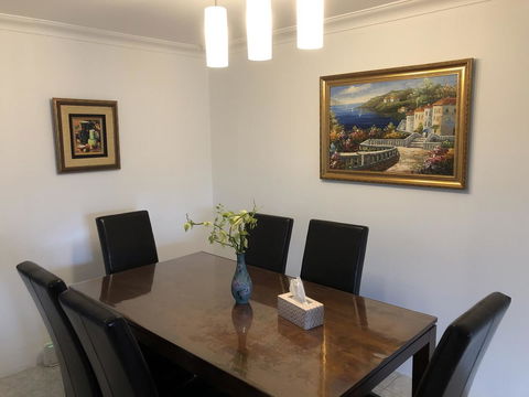 Charming Quiet Lodge-2 Minutes Walk To Shopping Complex - Tourism Hervey Bay 4