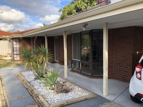 Charming Quiet Lodge-2 Minutes Walk To Shopping Complex - Tourism Hervey Bay 24