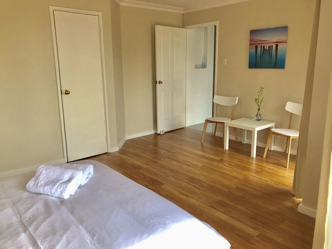 Charming Quiet Lodge-2 Minutes Walk To Shopping Complex - Tourism Hervey Bay 1