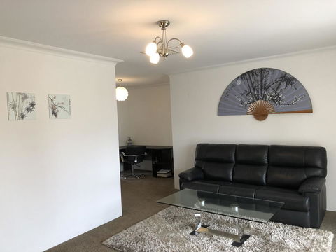 Charming Quiet Lodge-2 Minutes Walk To Shopping Complex - Tourism Hervey Bay 6