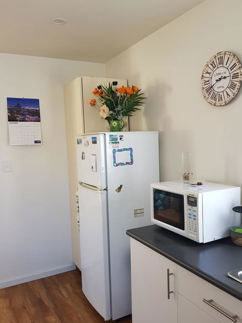 While Away Holiday Accommodation - Tourism Hervey Bay 7