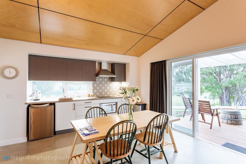 Stablebase - Hervey Bay Accommodation 9