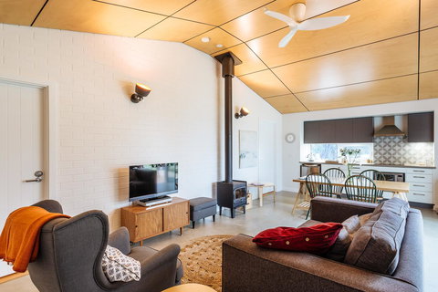 Stablebase - Hervey Bay Accommodation 15