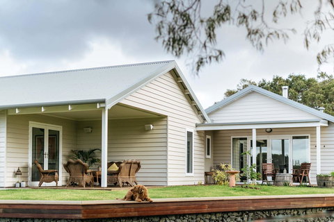 Stablebase - Hervey Bay Accommodation 1