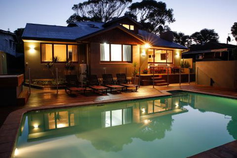 Waikiki Beach Bed And Breakfast - Tourism Hervey Bay 0