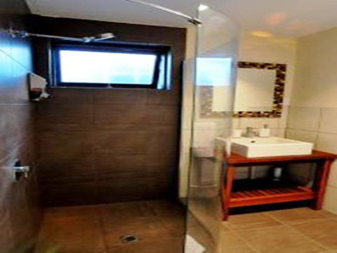 Waikiki Beach Bed And Breakfast - Tourism Hervey Bay 11