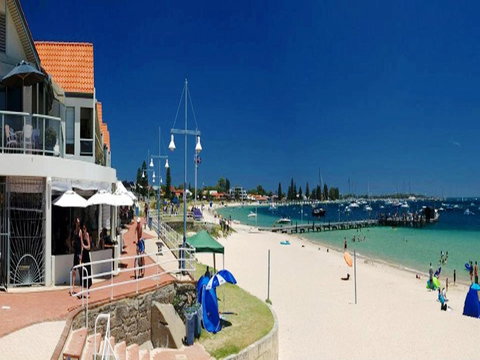 Waikiki Beach Bed And Breakfast - Tourism Hervey Bay 15
