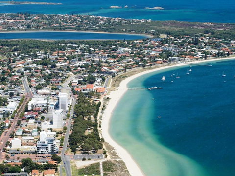 Waikiki Beach Bed And Breakfast - Tourism Hervey Bay 17