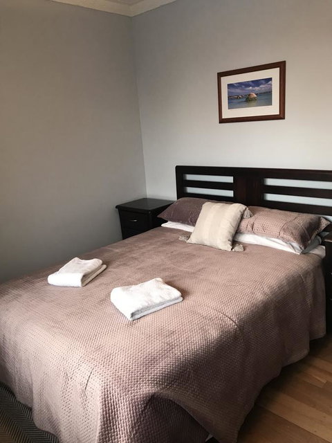 Waikiki Beach Bed And Breakfast - Tourism Hervey Bay 3