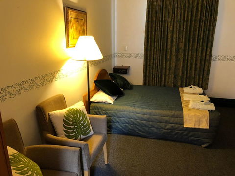 The Palace Hotel - Hervey Bay Accommodation 7