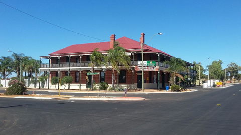 The Palace Hotel - Hervey Bay Accommodation 0
