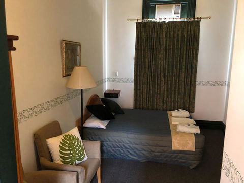 The Palace Hotel - Hervey Bay Accommodation 2