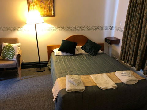 The Palace Hotel - Hervey Bay Accommodation 4