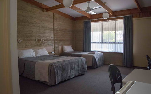 Hopetoun Motel & Chalet Village - Hervey Bay Accommodation 2