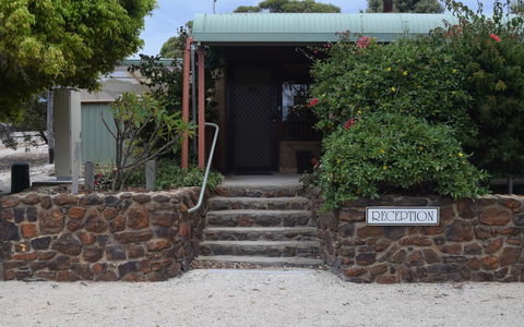 Hopetoun Motel & Chalet Village - Hervey Bay Accommodation 9