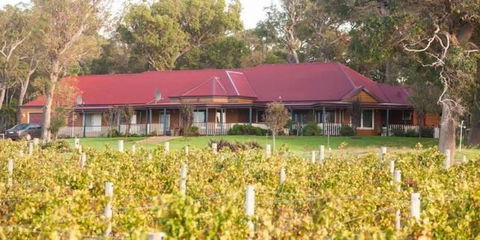 Burton Farmhouse - Hervey Bay Accommodation 10