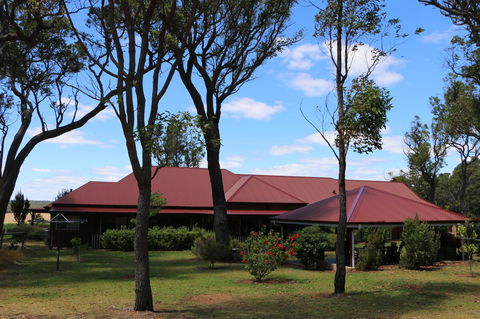 Burton Farmhouse - Hervey Bay Accommodation 3