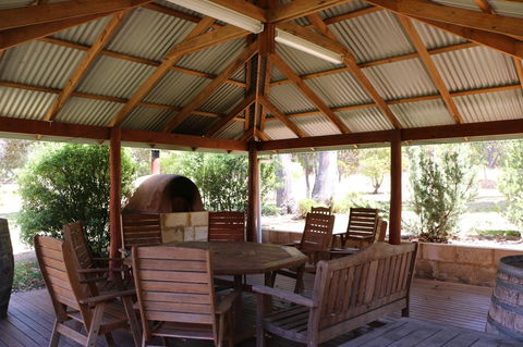 Burton Farmhouse - Hervey Bay Accommodation 5