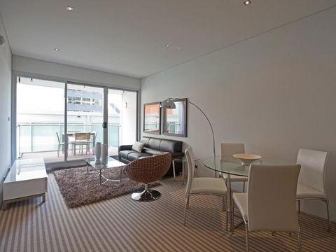Astra Apartments Perth - Zenith - Tourism Hervey Bay 4