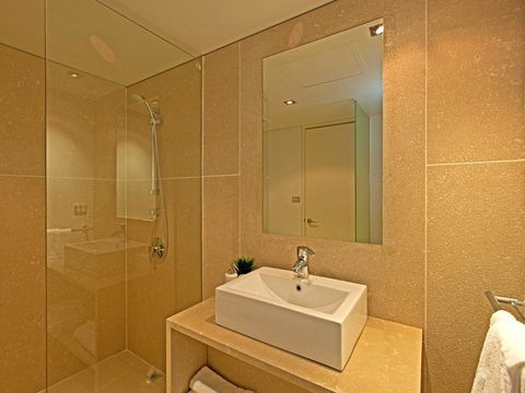 Astra Apartments Perth - Zenith - Tourism Hervey Bay 2
