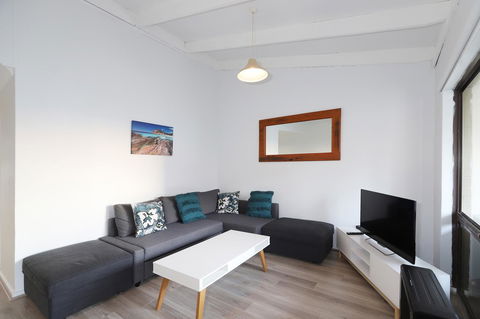 West Beach Lagoon 221 - Stylish Apartment! - Hervey Bay Accommodation 9