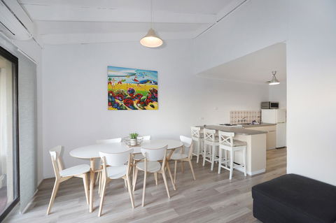 West Beach Lagoon 221 - Stylish Apartment! - Hervey Bay Accommodation 8