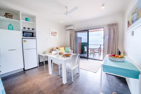 Onslow Beach Resort - Hervey Bay Accommodation 10