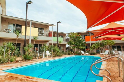 Onslow Beach Resort - Hervey Bay Accommodation 1