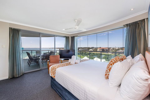 A 406 FANTASTIC OCEAN BEACH And MARINA VIEW APT - MANDURAH - Tourism Hervey Bay 13