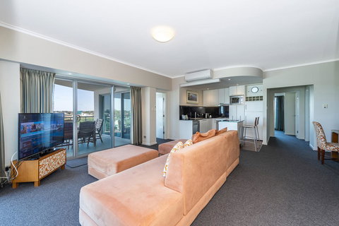 A 406 FANTASTIC OCEAN BEACH And MARINA VIEW APT - MANDURAH - Tourism Hervey Bay 22