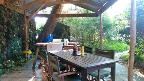 Black Cockatoo Lodge - Hervey Bay Accommodation 14