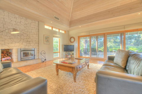 Moana Spa Villas - Prime Yallingup Location - Hervey Bay Accommodation 4