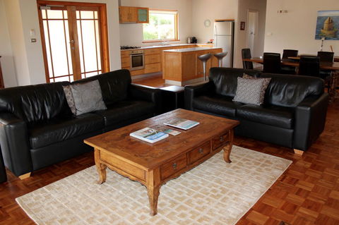 Moana Spa Villas - Prime Yallingup Location - Hervey Bay Accommodation 7