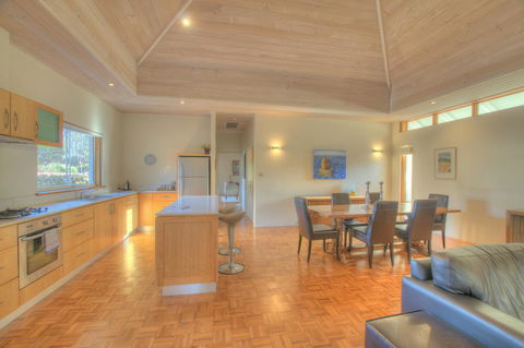 Moana Spa Villas - Prime Yallingup Location - Hervey Bay Accommodation 15