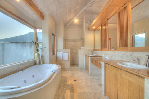 Moana Spa Villas - Prime Yallingup Location - Hervey Bay Accommodation 23